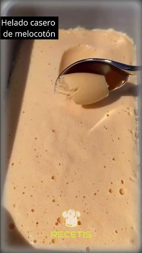 This homemade peach ice cream is made in minutes and without an ice cream maker! 🍑❄️