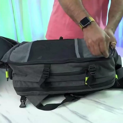 🤯35 freaking insane features! Last one is the best of all 😍#travelbag #waterproofbag #premiumbags