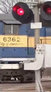 6 SD40-2 Leaser Engines Pull Big Freight Train.