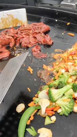 ABC Sweet Soy Sauce Beef Stir Fry on the Pit Boss Griddle!! 🥩🥦🔥