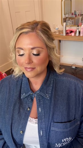 💍 A gentle reminder for every wedding morning… I’ve often seen in the midst of a fun morning listening to your favorite songs, loading up on caffeine and mimosas, and chatting with your favorite people while getting ready… that it can start to get to be a little too much fun and the bride just needs a relaxing minute! Here are a few tips to help keep the Bride calm, relaxed, and ready to marry her BEST FRIEND: ✨ Try not to continuously ask her what she needs. Sometimes silence and calm energy a