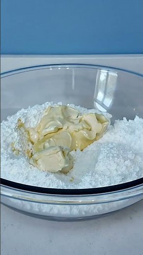 HOMEMADE CREAM CHEESE FROSTING