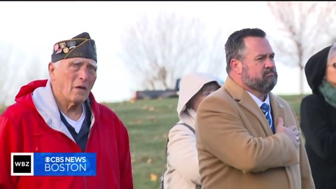 Former President Obama surprises plane full of veterans for Veterans Day