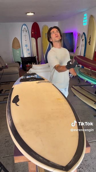 Surfboard Restoration: Wax Removal and Cleaning Process