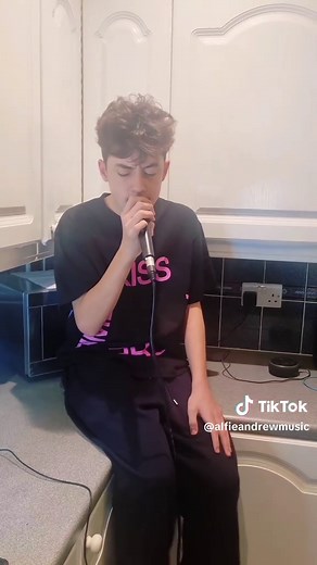 Alfie Andrews Sings ‘Aperture’ at Co‑op Live Manchester