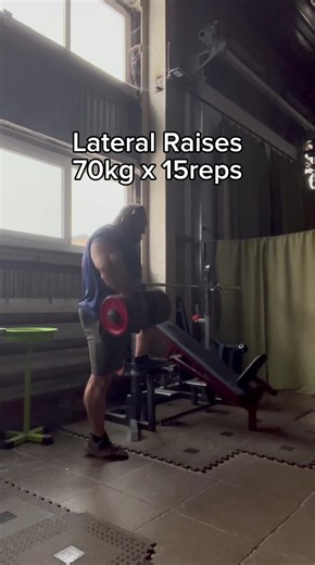 Approximately 155lbs, one arm lateral raises. - DM for song promos! - Code: SMAEV1 for all @BuckedUp supplements! - #gym #weightlifting #lateralraises #andreysmaev #bodybuilding