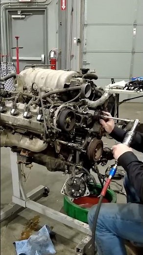Timing belt on the Tundra 4.7 #automobile #howto