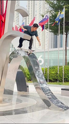 Roll in from my newest YouTube video, link in bio ✨ #skateboardingisfun #foryou #foryoupage #fyp #jasonpark #korea #skate #skateboarding #rollin #skatespots