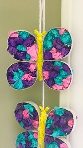 18K views · 73 reactions | Work on those pincher muscles and hand-eye coordination with this fun butterfly craft! You little one will love this activity and they are working on their fine motor skills! #toddlermom #toddlerdad #toddlerplay #finemotorskills #finemotoractivity #finemotorskillsactivities #finemotordevelopment #playbasedlearning #learningthroughplay | Construction Paper Crafts for Kids | Facebook