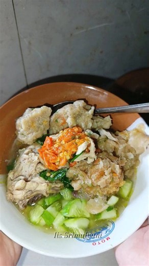 Dibere hujan kieu mah atuda ngenahen na ge sare tawa barang dahar nu berkuah2 panas 🤤 #cooking #recipe #Basoayam #soteng | Iis Srimulyani