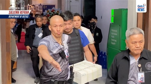 Dating DPWH Bulacan 1st District Assistant Engineers Brice Hernandez at Jaypee Mendoza, nakaalis na sa DOJ matapos sumailalim sa initial evaluation para sa Witness Protection Program. Bitbit pa ni Hernandez ang CPU na naglalaman umano ng mga ebidensya tungkol sa mga maanomalyang flood control project. | via Saleema Refran/GMA Integrated News 🎥: DOJ POOL | GMA News