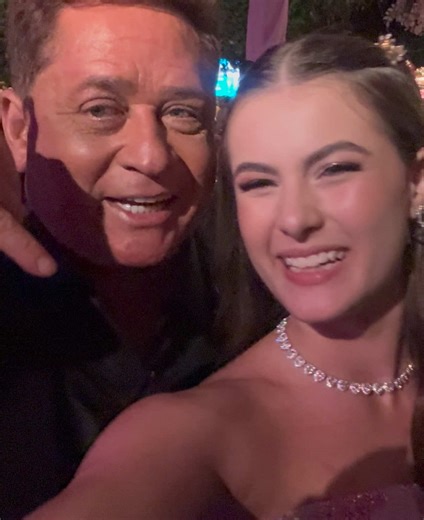 Leonardo na festa da Mafifi: música, valsa e família