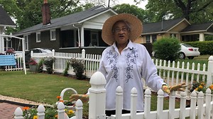 Good Samaritan provides homemade free hand sanitizer for neighbors