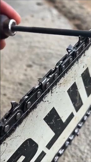 How Professionals Sharpen Chains #ChainsawWork #Maintenance #ProTools