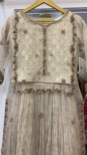 1.8K views · 768 reactions | Zari art __ city tower university road Peshawar #zariartofficial . . . . . . . . #farahtalibaziz #harisshakeelofficial #bridetobe #hussainrehar #pakistaniwedding #laamloves #ukpakistanifaishon #bridallenghashyderabad #viral #foryoypage #instalike #instafashion #fashionblog #fashionblogger #lahorefashion #karachifashion #peshawarfashion #pakistaniweddingdress #pakistanidressesuk #zarashahjahan #zara | Zari art university road peshawar | Facebook