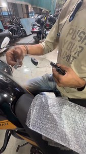 @prospecindia premium windshield extender, install at @helmethub_store . . . . . #helmethub_store #helmetshop #alwayswearahelmet #saferide #india #bikeaccessories #mumbai #ridingaccessories #happycustomer #saftyfirst | Helmet Hub And Accessories