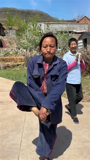 ​Incredible Family Flexibility! 🤸‍♂️ Pro Martial Arts Skills in the Village #kungfu #familygoals