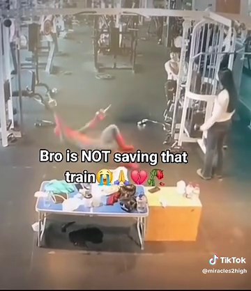Fam isnt saving shi #spiderman #nowayhome #fyp #viral #funny | spiderman train scene