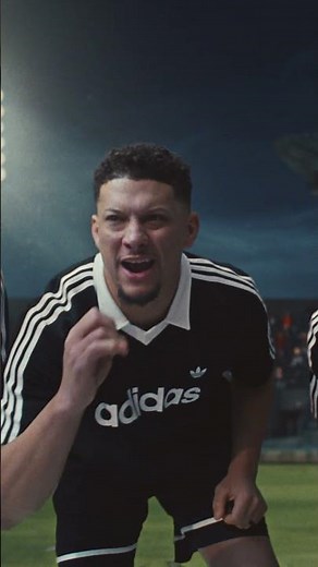Go inside the huddle with Patrick and Brittany Mahomes 👏⚽️
