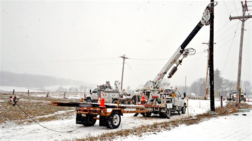 See Texas power outage maps as 2025 winter storm slams state with freezing weather