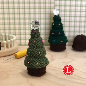 Loom Knit Christmas Trees Pattern Video - LoomaHat.com