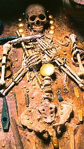 2.4K views · 4.6K reactions | A 6,000-year-old skeleton was found in Bulgaria with some of the world’s oldest gold artifacts, revealing early metallurgy and complex social structures in prehistoric societies. | Unsolved Mysteries & Paranormal Activities | Facebook