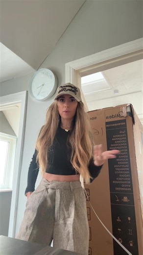 Exploring First World Problems in Everyday Life