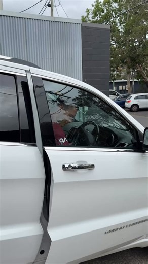 Mondays can be tough Sometimes you need an extra hand from a buddy to get there 👯‍♂️ #fitfriends #gymbuddy #bft | BFT Albion