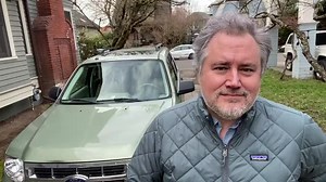 The Charbroiled Santa Fe Chicken Sandwich may just be the most underrated sandwich in the game. Bill Oakley knows what’s up. | Carl's Jr.