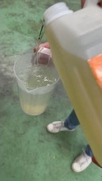 la méthode pour nettoyer la résine de hand
