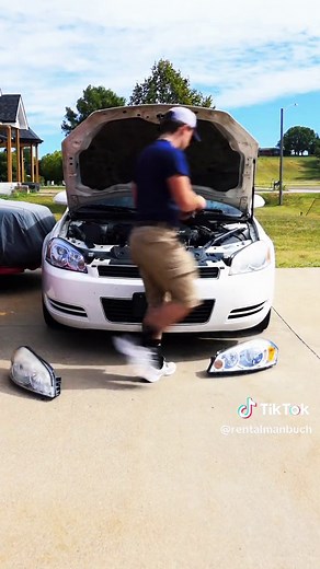 How To Change A Headlight Fast In A 2006-2016 Chevy Impala!! 2 Minutes!