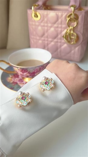 A single click, instant chic#asmr