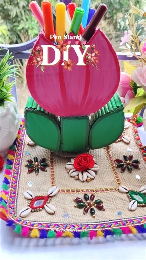 🌸 DIY Flower Pen Stand | Easy Beautiful Desk Organizer | Ideas #shorts ‪@ThePaintedPeacock‬