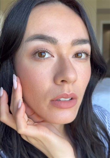I’m having SO much fun playing around with makeup looks lately. 🤪 I just tried Patrick Ta’s Major Dimension Essential Artistry Edit Eyeshadow Palette in Light and I am SOLDDDD. The color blended so nicely 🤩👏🏼 Not an ad, but 10/10 highly recommend! 💯 Featured products: * Primer: @bareMinerals * Glazing Milk: @rhode skin * Concealer: @Clé de Peau Beauté US * Under Eye Concealer: @Sisley Paris * Powder Foundation: @Maybelline NY * Eyeshadow: @Patrick Ta Beauty * Eyebrow Pencil: @Anastasia Beve