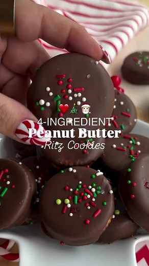 4-Ingredient Peanut Butter Ritz Cookies ✨ Save these no-bake Ritz cracker cookies, they are dipped in chocolate and filled with peanut butter! A sweet-salty Christmas treat everyone will love ❤️🎄🎅🏻 Comment “recipe” and I’ll send the details straight to your DMs or find them here https://homemadeheather.com/chocolate-peanut-butter-ritz-cracker-cookies/ Ingredients: * 48 Ritz crackers, 180g Box * ½ cup smooth peanut butter * 10 oz chocolate melting wafers * 1-2 Tbsp Christmas sprinkles Instruct