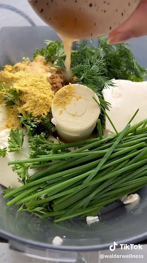Vegan Herbed Tofu Dip! Pair it with veggies or crackers, use as a spread on sandwiches or pita wraps, or add a dollop to your favourite grain bowl. It’s made with simple, nutritious ingredients like silken tofu, fresh herbs, spices, lemon, and nutritional yeast 🌿 FULL RECIPE on the blog, link in bio! #tofu #healthydip #healthyrecipes