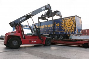 7.8K views | Waberer's Drivers Get Free HGV License Whiskey Kind Of Night Jonny Houlihan (feat Kerina Kinch) #waberers #truck #stuck #angryboss #drink #weekend #time #transport #countrymusic #JonnyHoulihan #KerinaKinch #newcountry | Scania Truck Drivers | Facebook