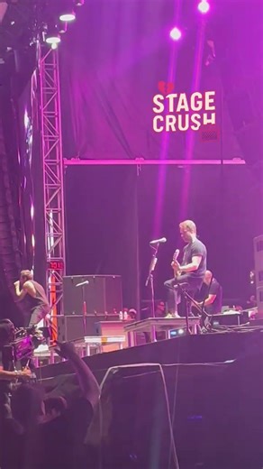 Simple Plan - Addicted live at When we were young 2023 #simpleplan #pierrebouvier #whenwewereyoung