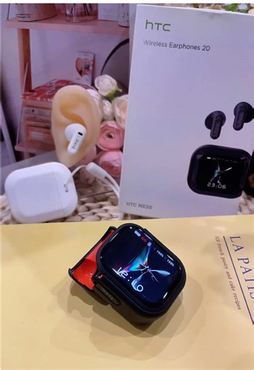 Stylish HTC Translation Earphones for Easy Communication