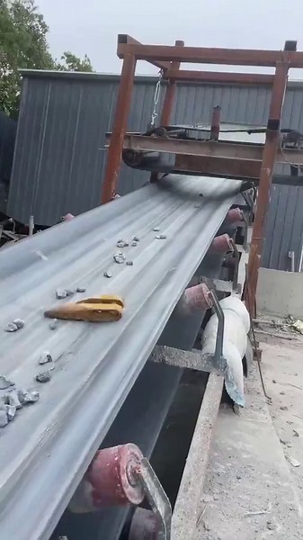 Ultra-Strong Permanent Magnetic Iron Separator Your conveyor belt’s iron impurity guardian. High-efficiency iron removal, long service life, maintenance-free. Protect your equipment, boost productivity. #MagneticSeparator #ConveyorBelt #MiningEquipment #IronRemoval #IndustrialSolutions