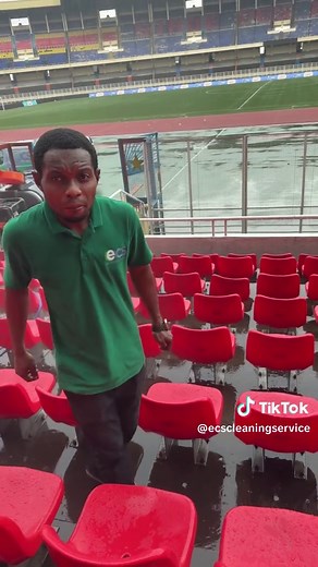 ecs en action : nettoyage en profondeur au stade des martyrs #Kinshasa #stade des martyrs #congo #drc #garecentralekinshasa