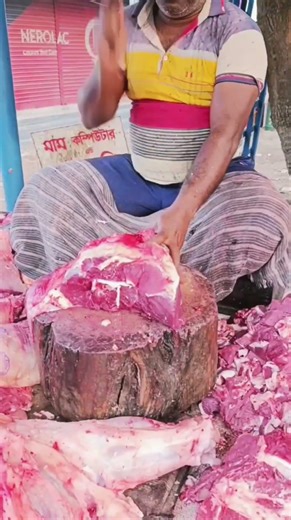 Techniques for cutting large beef neck meat #meatindustry #food #beeffry