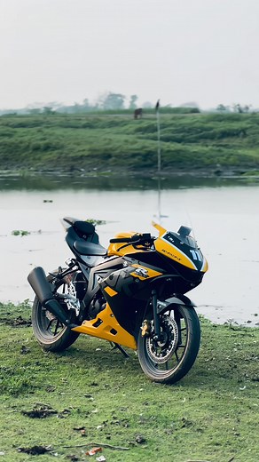 Yellow Suzuki GSXR 125 Bike Tour
