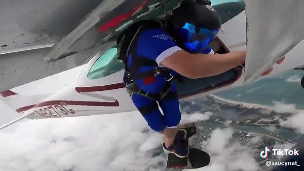 Skydiving Experience: My First Jump Out of a Cessna