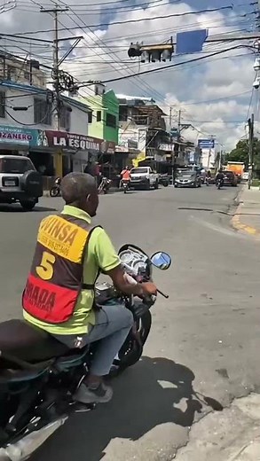 DOMINICAN REPUBLIC STREET LIFE 🇩🇴 | Real Sounds of Santo Domingo in 4K