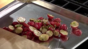 How to Make Herb-Roasted Potatoes