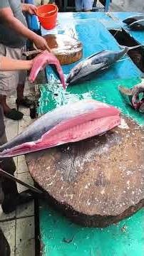 Fast & Precise🔪 Fillet Yellowfin Tuna - Like an Expert #shorts #fishcutting #seafoodskills