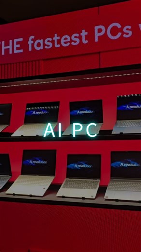 哈利說 on Instagram: "一年過去了，AI PC 到底能幹嘛？ 來 Computex 看高通展區就知道！ 🔸 照片影片畫質秒提升 🔸 AI 剪片兩小時變一秒 🔸 一台電腦跑多個 AI 助理 🔸 超強 NPU，更省電、更高效 🔸 企業級應用：智慧點餐、工廠監控全自動 重點是什麼？ 搭載 Snapdragon X 系列處理器的 AI PC 不插電也不降效能，影片連播 32 小時！ AI PC 時代才剛開始，未來只會更精彩🔥 @snapdragonofficial @snapdragon_tw #Computex #高通 #AIPC #科技新知 #AI #Snapdragon #SnapdragonXSeries #COMPUTEX2025 #AIPC #ShotonSnapdragon"