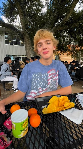 1.3M views · 10K reactions | Lunch with the lunch bunch! #lunch #foodhaul #haul #yummy #kids #highschool #school #heb #goodfood #food #supper #usa | Heat Archive | Facebook