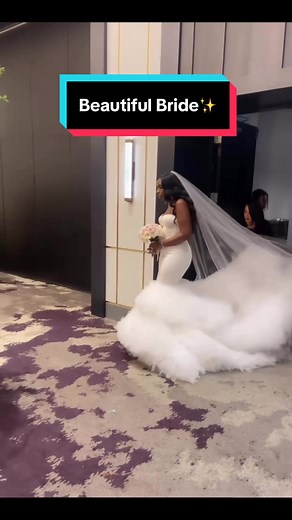 Stunning Bride Moments: A Gorgeous Wedding Entrance